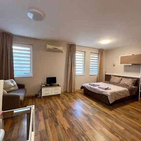 Cozy One-bedroom Near Sea Garden شقة *