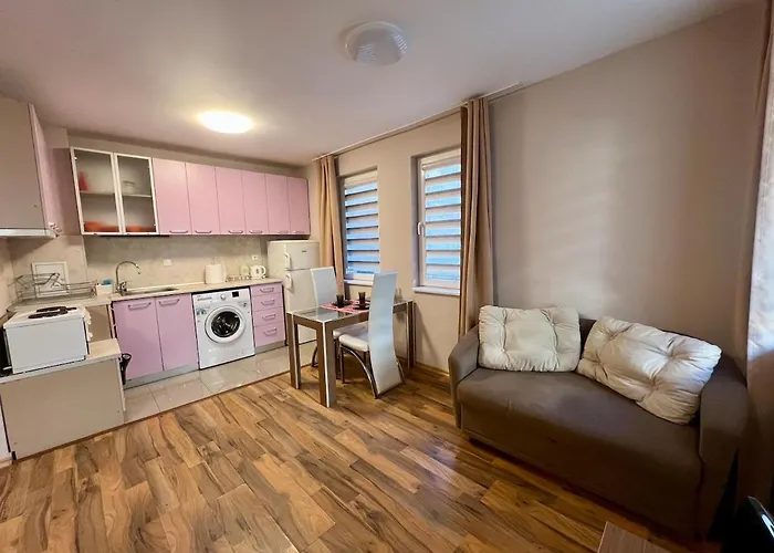 Cozy One-bedroom Near Sea Garden Бургас